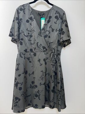 41 Hawthorn Scarlett Stretch Satin Faux Wrap Flutter Sleeve Dress Size LP